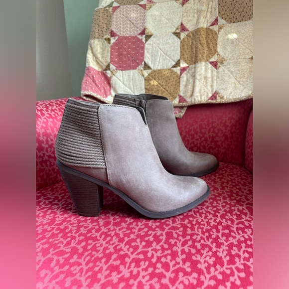 Carlos by Carlos Santana  Booties, Taupe, Size 10 - Picture 1 of 11